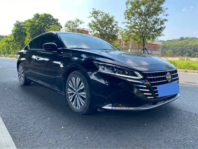 Nissan Teana — Фото автомобиля 3