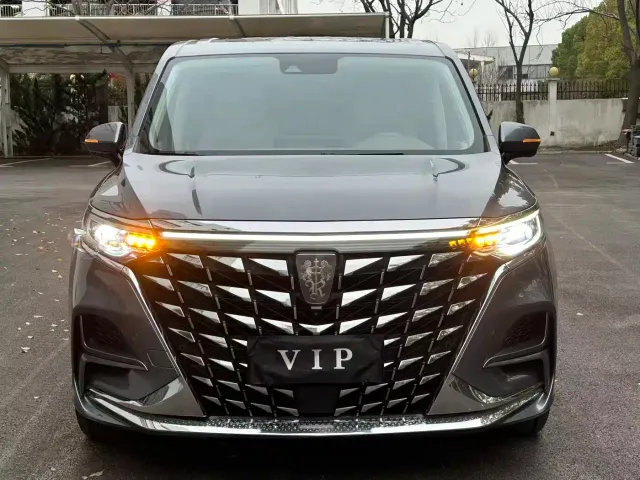 Roewe iMAX8 — Фото автомобиля 2