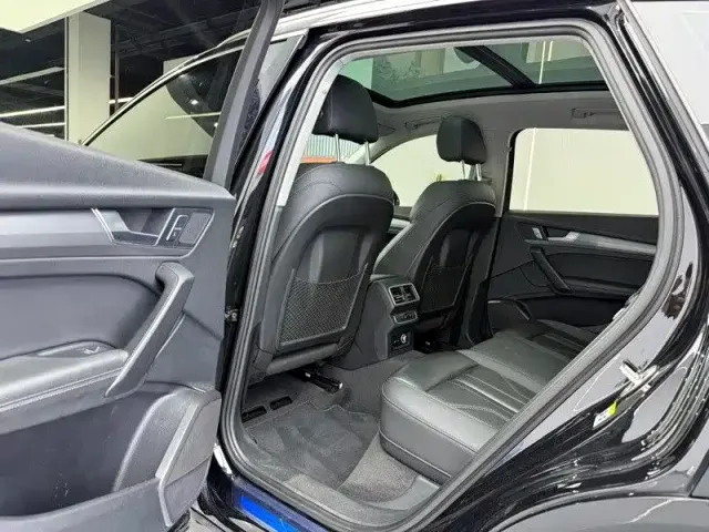 Audi Q5L — Фото автомобиля 10