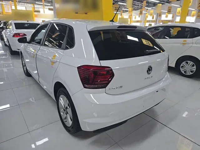 Volkswagen Polo — Фото автомобиля 4