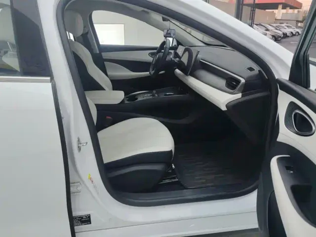 BYD Seal 05 DM-i — Фото автомобиля 8