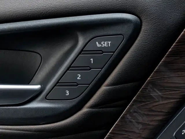Toyota Vellfire — Фото автомобиля 22
