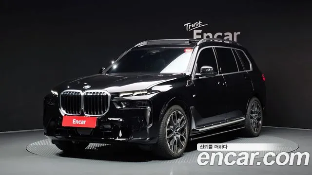 Фотография автомобиля — BMW X7 G07