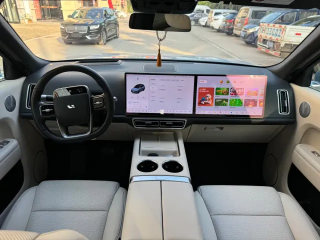 Li Auto L8 — Фото автомобиля 6