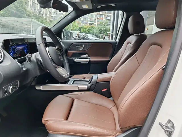 Mercedes-Benz EQB — Фото автомобиля 10
