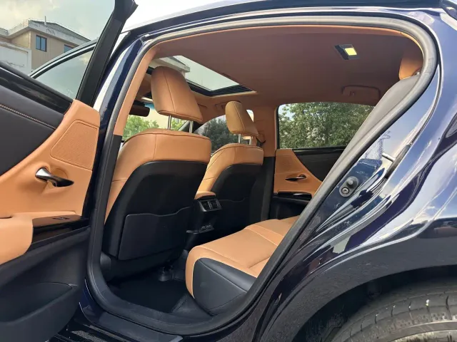 Lexus ES — Фото автомобиля 5