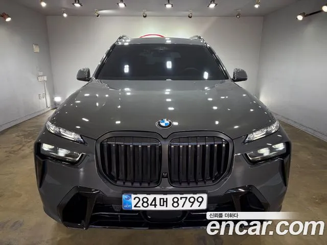 Фотография автомобиля — BMW X7 G07