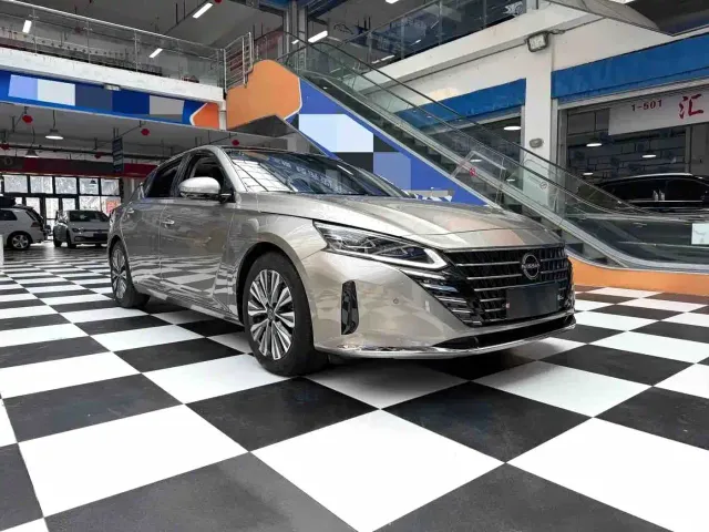 Nissan Teana — Фото автомобиля 3