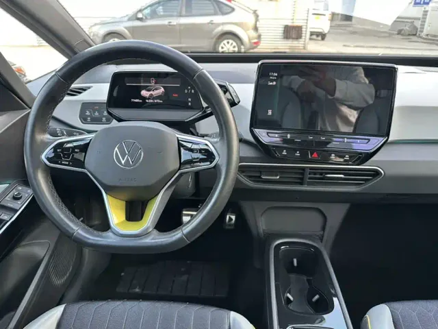 Volkswagen ID.3 — Фото автомобиля 7