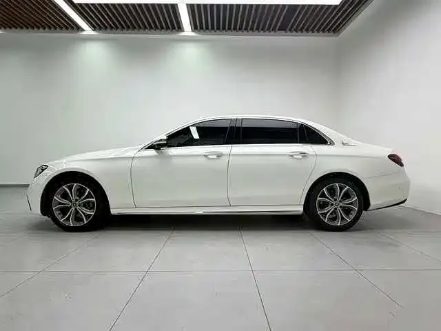 Mercedes-Benz E-Class — Фото автомобиля 7