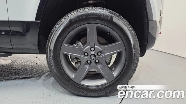 Land Rover Defender Defender (L663) 110 P300 X-Dynamic SE — Фото автомобиля 5