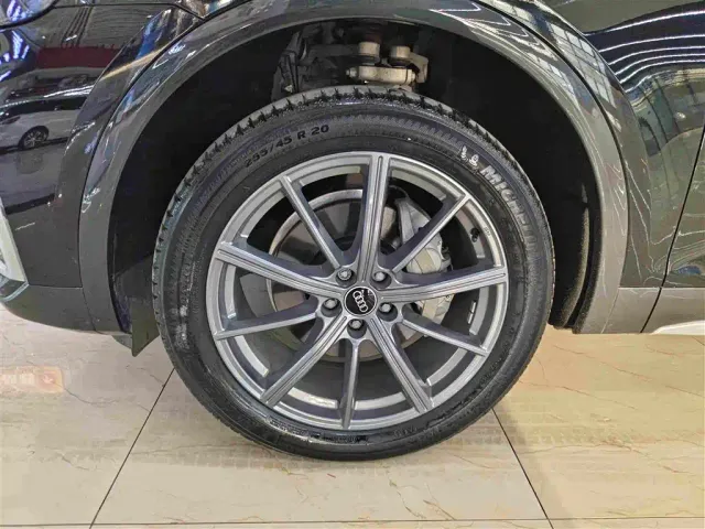 Audi Q5L — Фото автомобиля 8