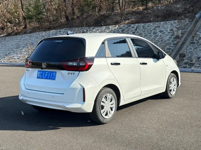 Honda Fit — Фото автомобиля 6
