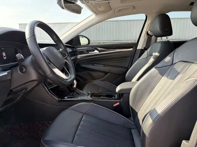 Volkswagen Passat — Фото автомобиля 12
