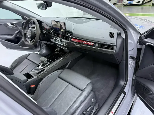 Audi RS 4 — Фото автомобиля 7