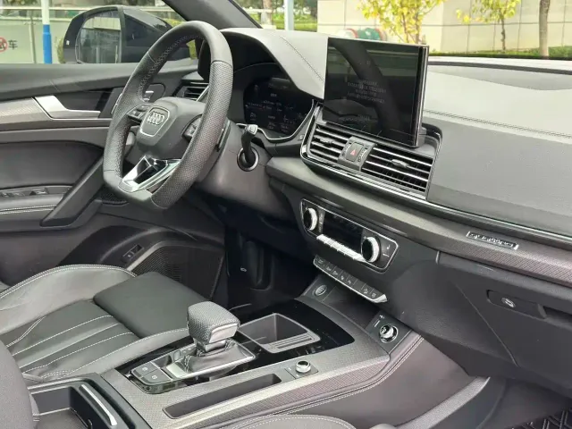 Audi Q5L — Фото автомобиля 12