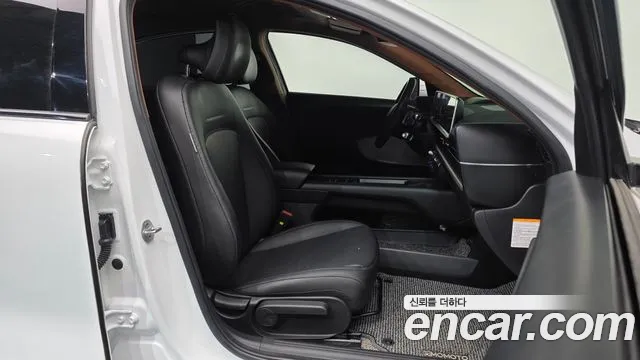 Hyundai Ioniq 6 — Фото автомобиля 11