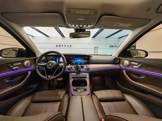 Mercedes-Benz E-Class — Фото автомобиля 11