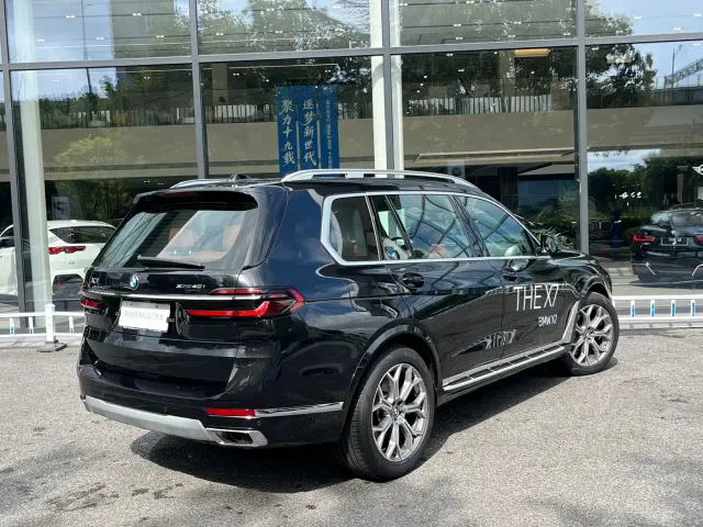 BMW X7 — Фото автомобиля 6