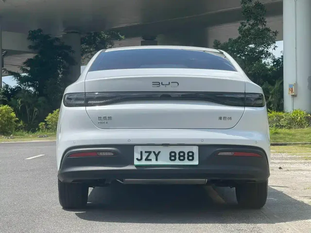 BYD Seal 05 DM-i — Фото автомобиля 8