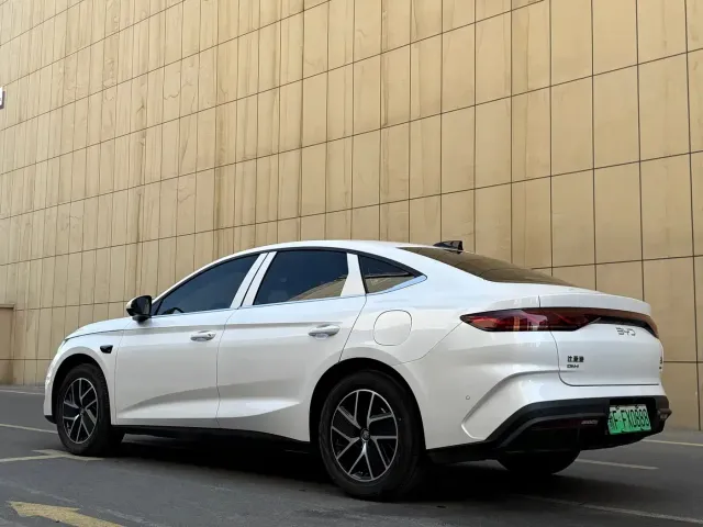 BYD Qin L — Фото автомобиля 14