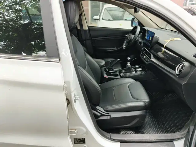BYD Song — Фото автомобиля 24