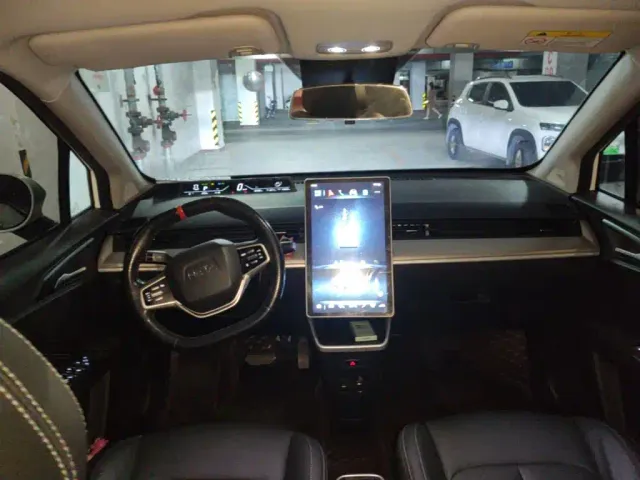 Nezha Auto Nezha V 2021 Long Range Entertainment Upgrade — Фото автомобиля 9
