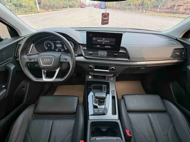 Audi Q5L — Фото автомобиля 9