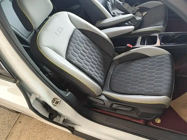Volkswagen ID.3 — Фото автомобиля 24