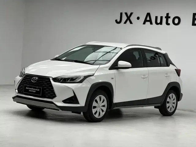 Фотография автомобиля — Toyota YARiS L Zhi Xuan