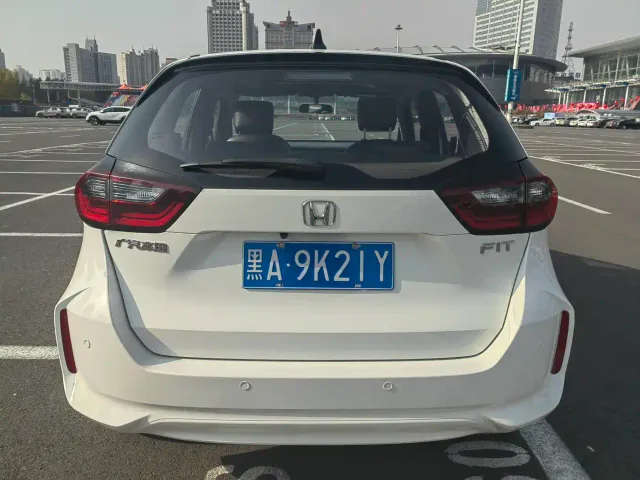 Honda Fit — Фото автомобиля 4