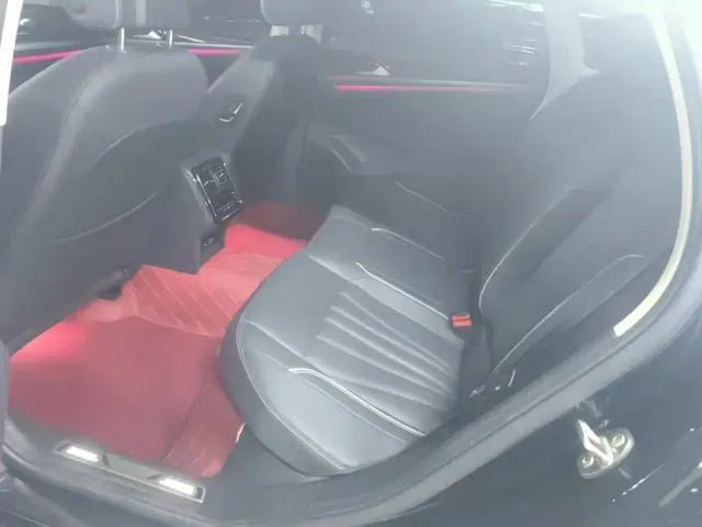 Volkswagen Passat — Фото автомобиля 11