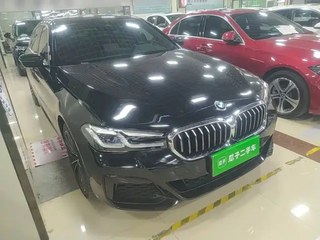 BMW 5 Series — Фото автомобиля 3