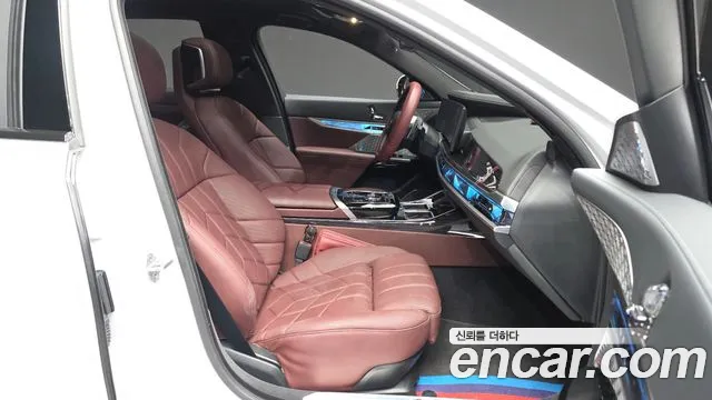 BMW 7 Series G70 — Фото автомобиля 17