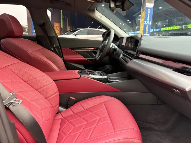 BMW 5 Series — Фото автомобиля 12