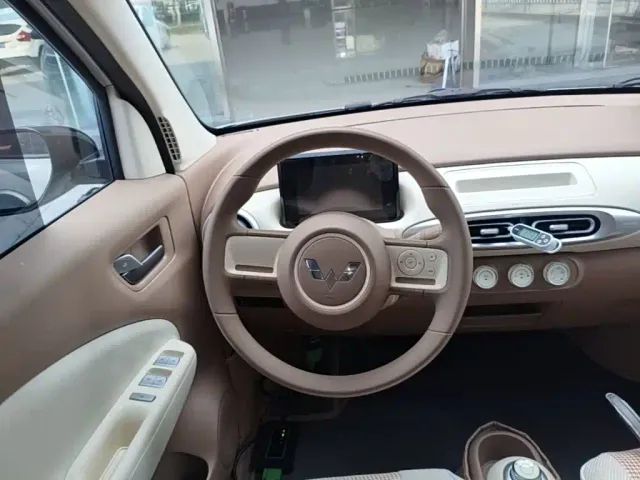 Wuling Hongguang Mini EV — Фото автомобиля 10