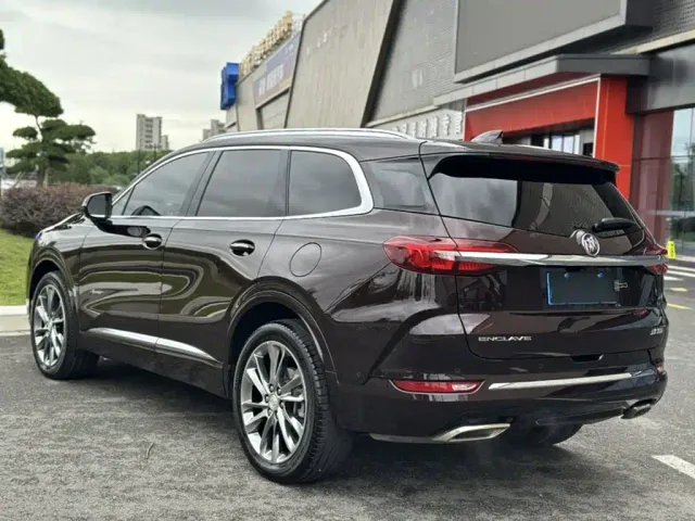 Buick Enclave — Фото автомобиля 9