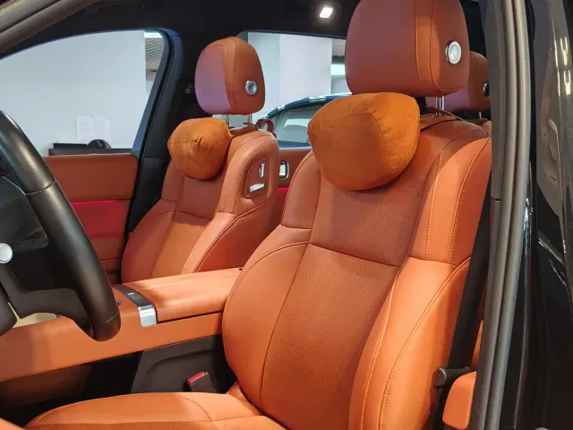 Li Auto L8 — Фото автомобиля 13