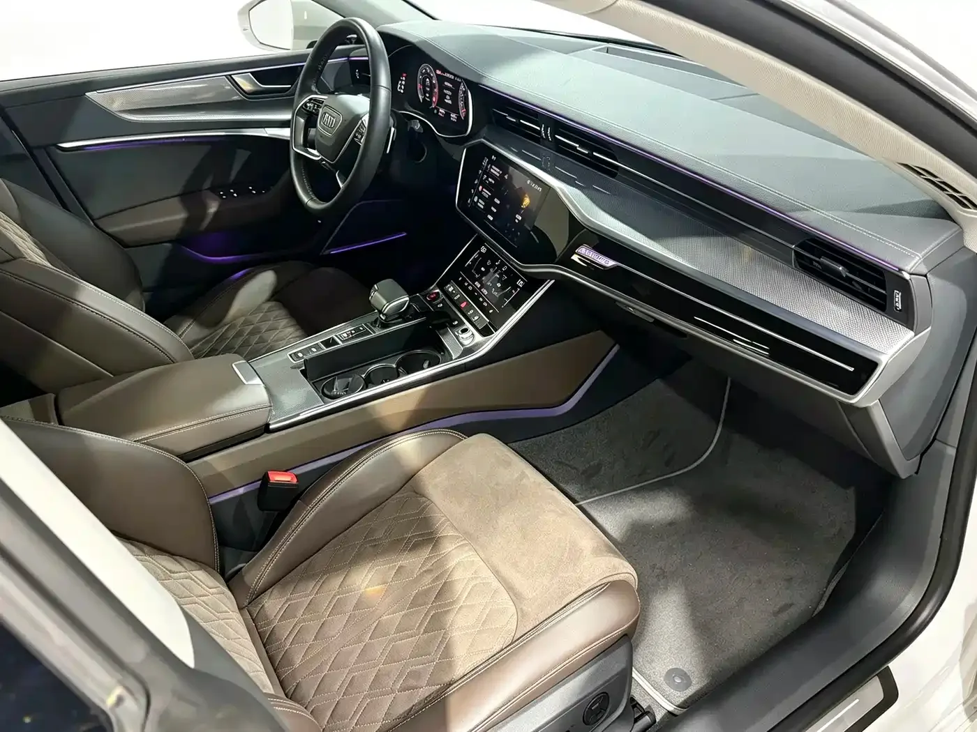 Audi Audi A7L 2024 45TFSI quattro S-line Vision Edition Crystal Package — Фото автомобиля 6