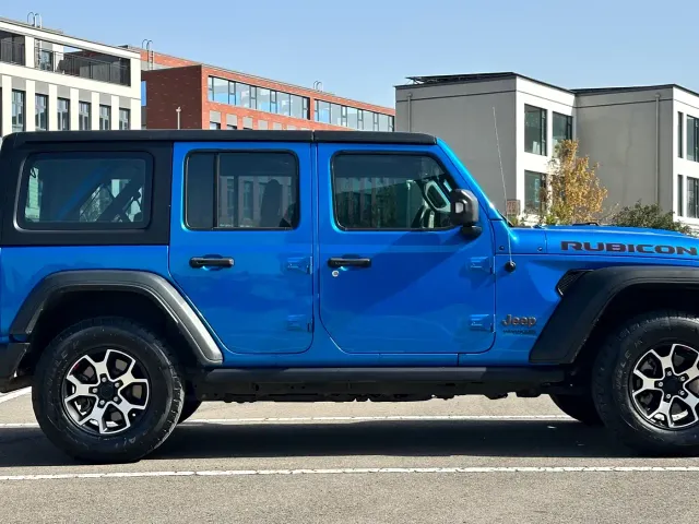 Jeep Wrangler — Фото автомобиля 4