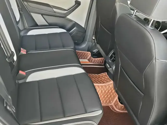 Volkswagen T-Roc — Фото автомобиля 10