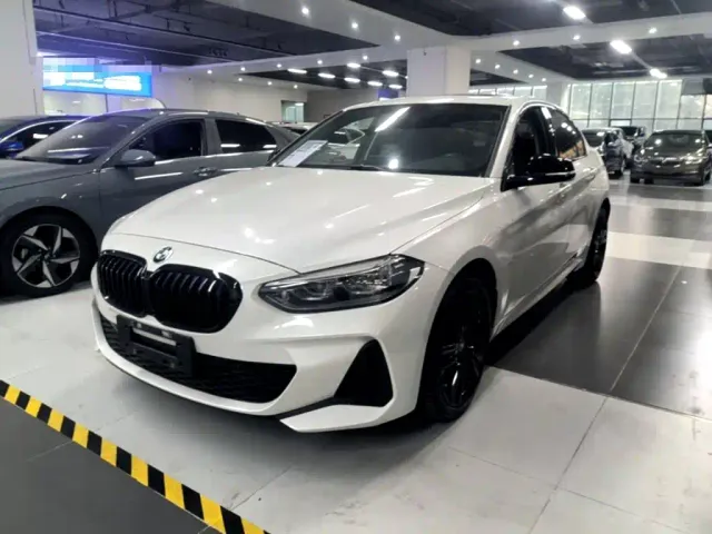 Фотография автомобиля — BMW 1 Series