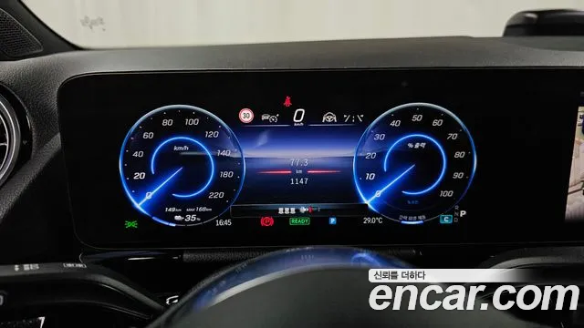 Mercedes-Benz EQA — Фото автомобиля 8
