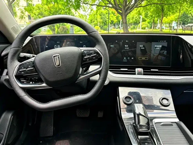 Bestune B70 — Фото автомобиля 8