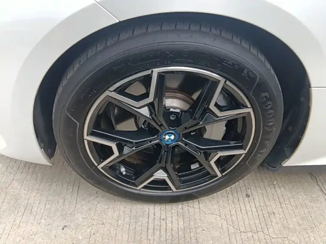 BMW i3 — Фото автомобиля 22