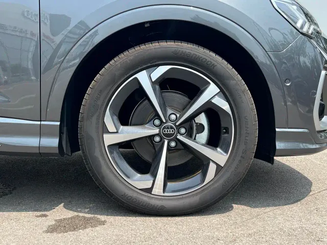 Audi Q3 — Фото автомобиля 14