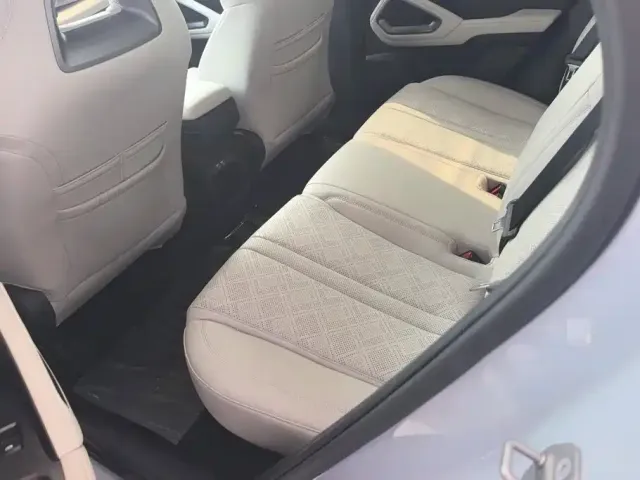 BYD Yuan UP 2024 401KM Leading Edition — Фото автомобиля 11