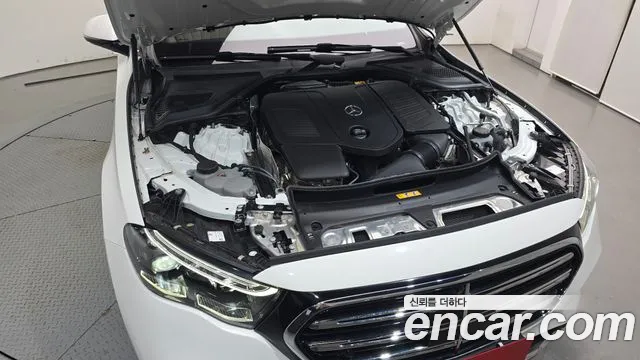 Mercedes-Benz E-Class E-класс W214 E300 4MATIC Exclusive — Фото автомобиля 6