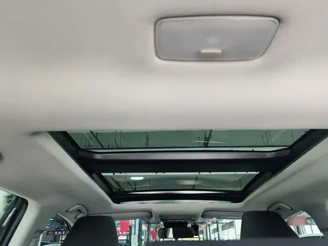 Toyota RAV4 — Фото автомобиля 13