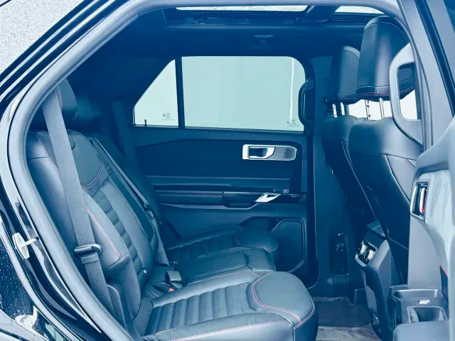 Ford Explorer — Фото автомобиля 18